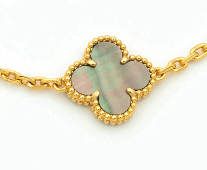 [Elara] LUCKY CLOVER 5-MOTIF BRACELET - KOLLEKTION GRAUES PERLMUTT