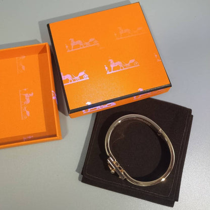 [Elara]H GRAUES ARMBAND