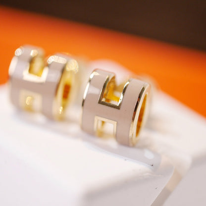 [Elara]MINI POP H GOLD EARRINGS GREY