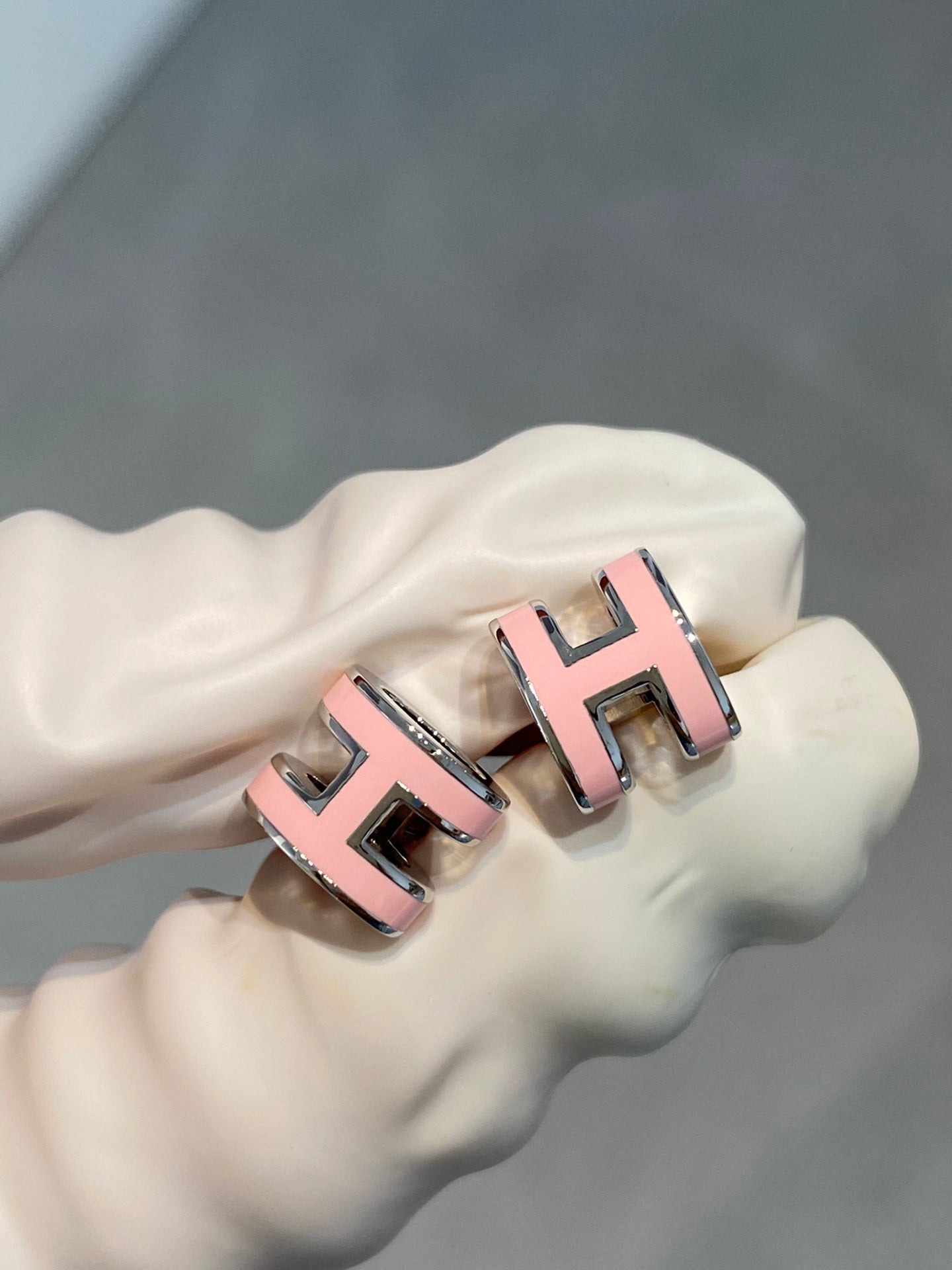 [Elara]MINI POP H SILVER EARRINGS PINK