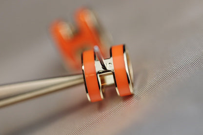 [Elara]MINI POP H EARRINGS ORANGE