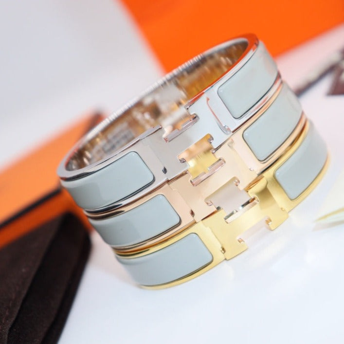 [Elara]H LIGHT BLUE BRACELET