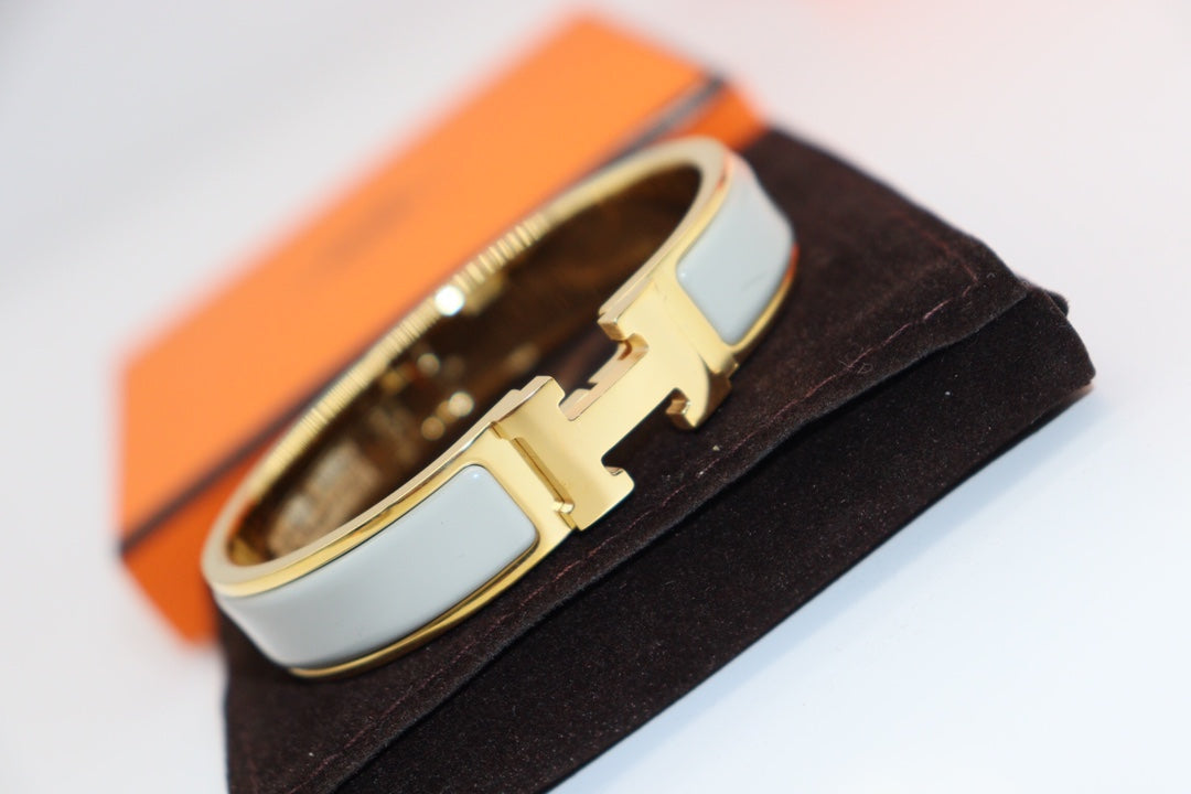 [Elara]H LIGHT BLUE BRACELET