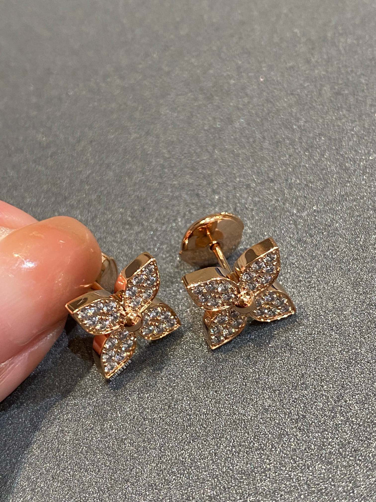 [Elara]STAR DIAMOND EARRINGS
