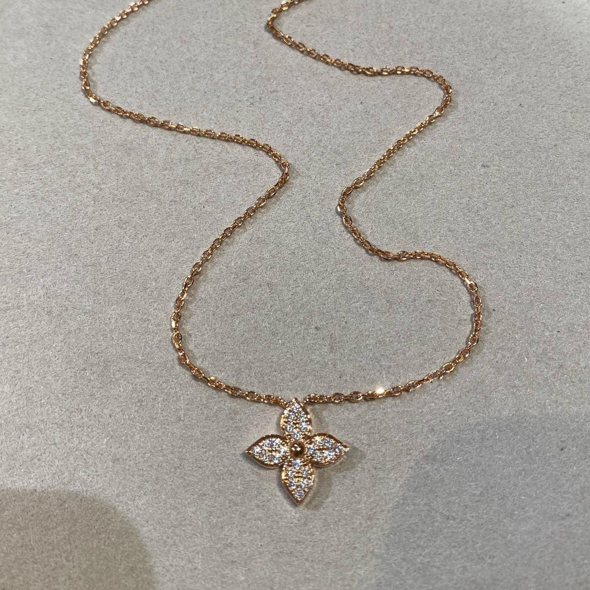 [Elara]STAR DIAMOND NECKALCE