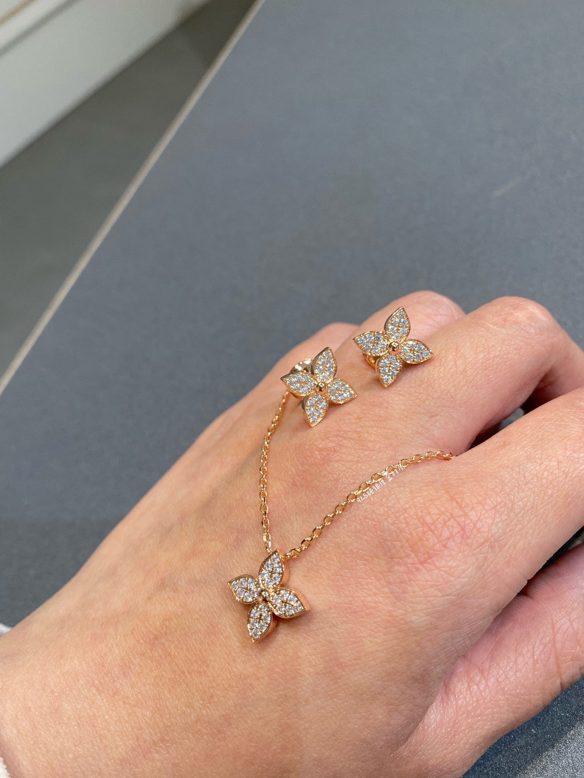 [Elara]STAR DIAMOND NECKALCE