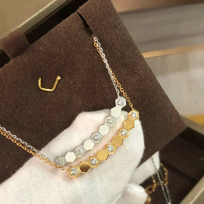 [Elara]BEE LOVE NECKLACE DIAMOND