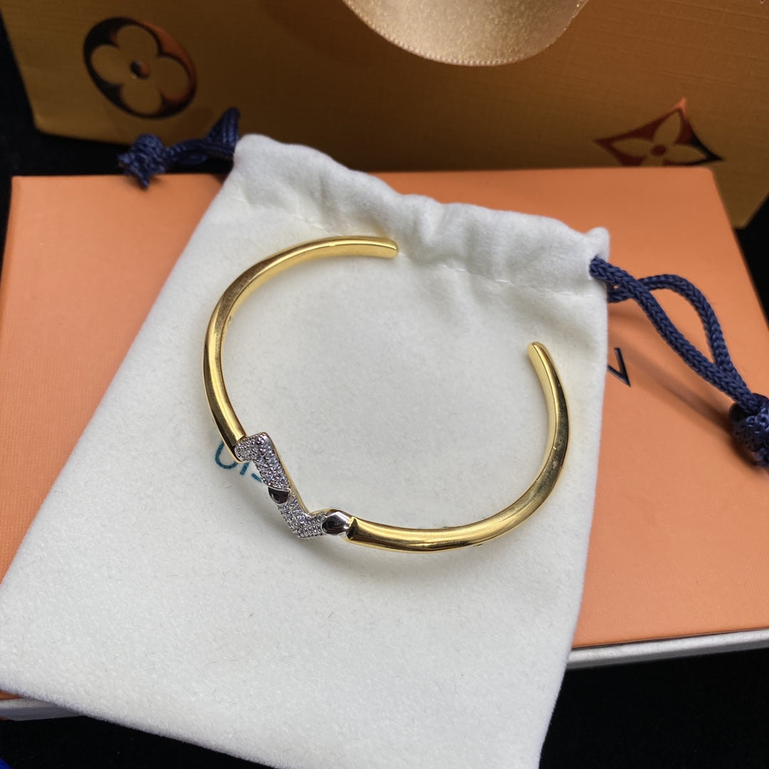 [Elara]VOLTE UPSITE DOWN DIAMOND GOLD OPEN BRACELET