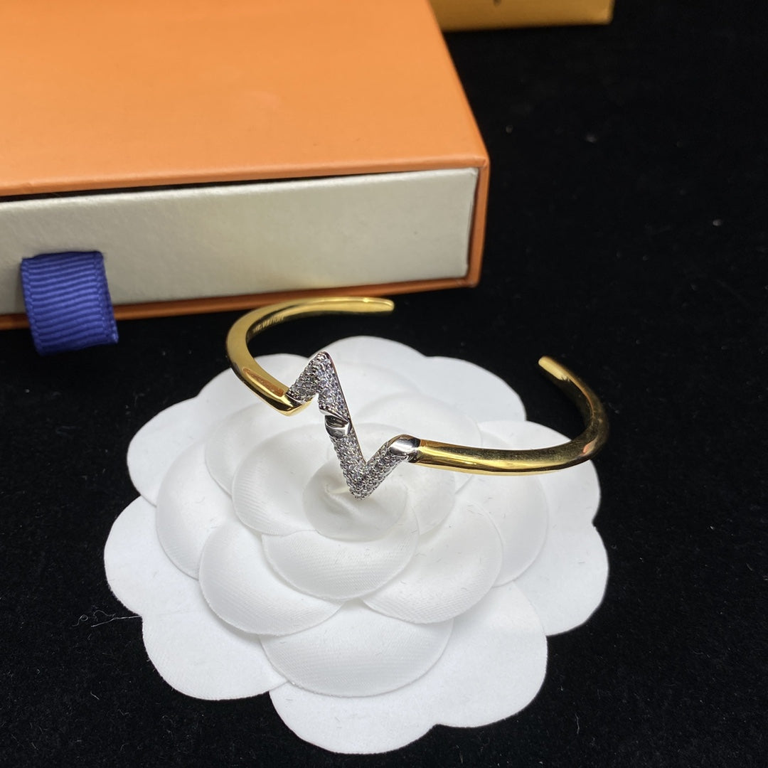 [Elara]VOLTE UPSITE DOWN DIAMOND GOLD OPEN BRACELET