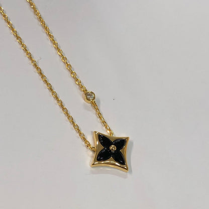 [Elara]STAR BLACK MOP NECKLACE