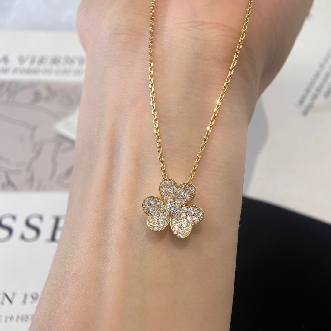 [Elara]PAVÉ DIAMANT BLUMEN ANHÄNGER HALSKETTE