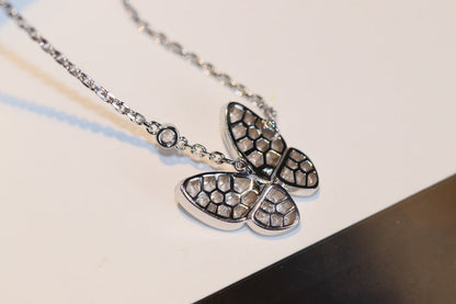 [Elara]HALSKEKETTE MIT SCHMETTERLING-DIAMANT-ANHÄNGER