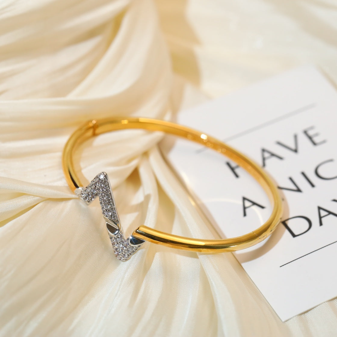 [Elara]VOLTE UPSITE DOWN GOLD DIAMOND BRACELET