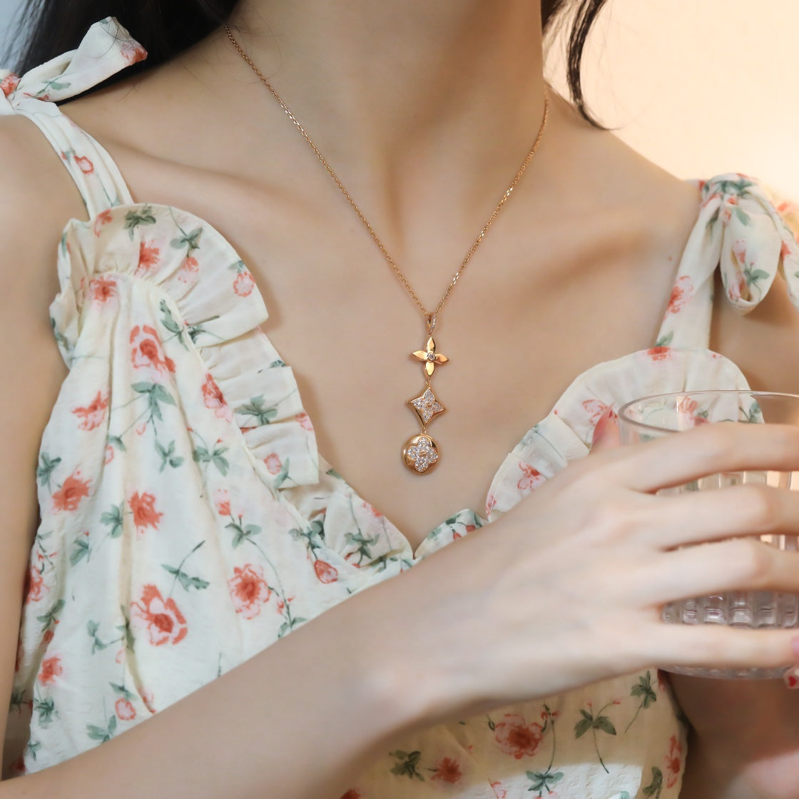[Elara]STAR AND SUN DIAMOND ROSE GOLD NECKLACE