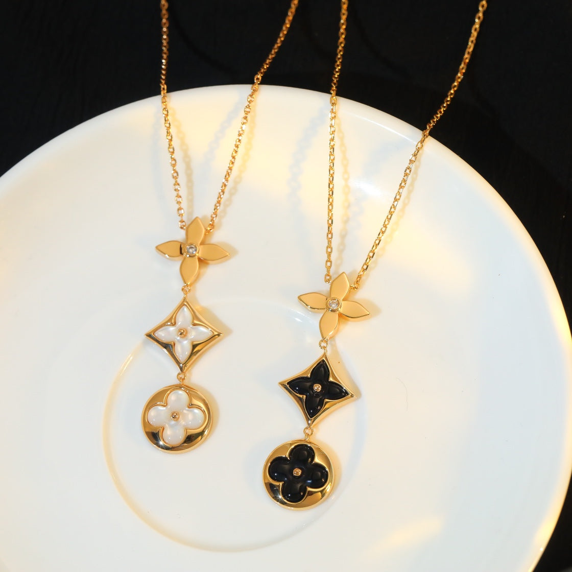 [Elara]STAR AND SUN ONYX ROSE GOLD NECKLACE