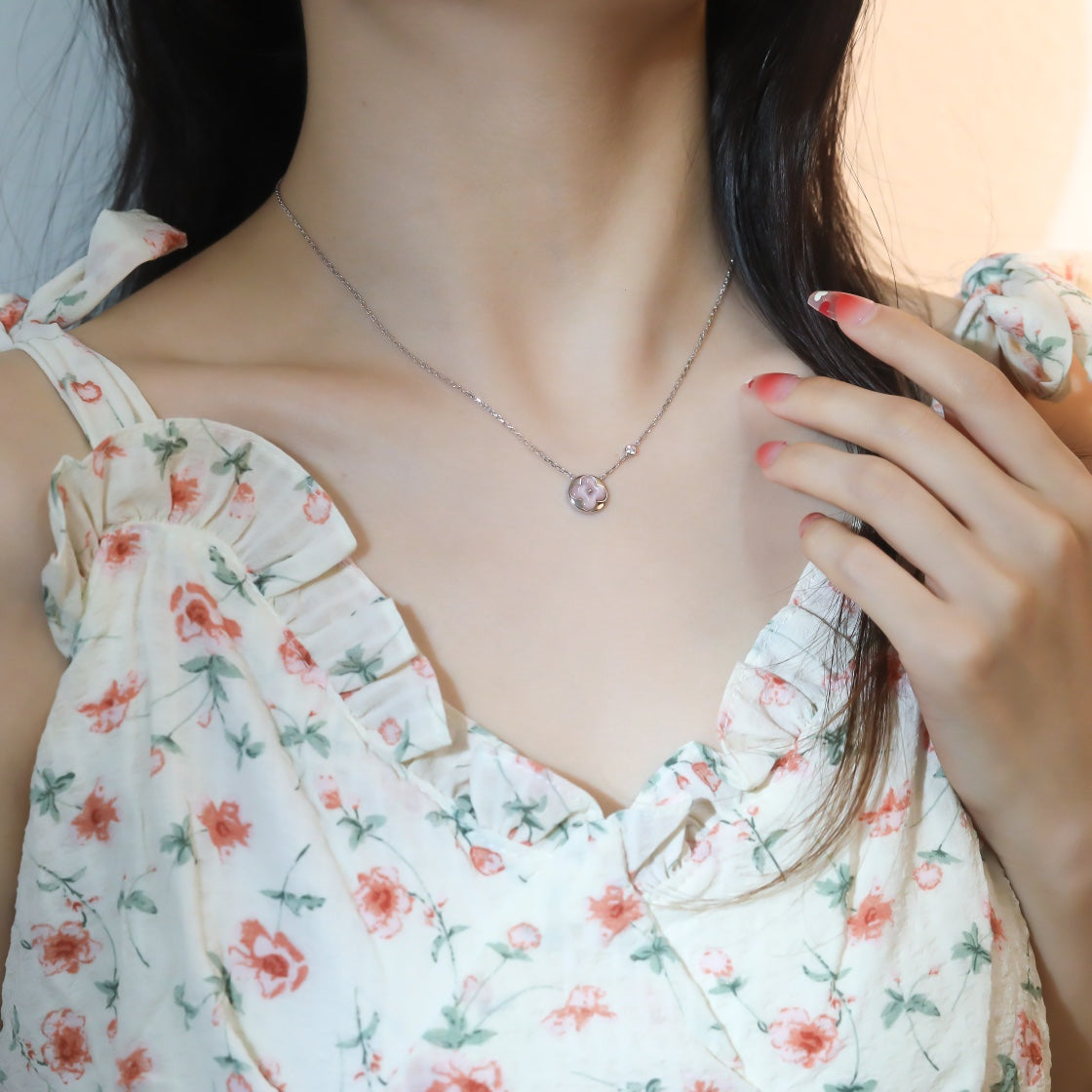 [Elara]SUN PEDANT ROSE GOLD 1 DIAMOND NECKLACE