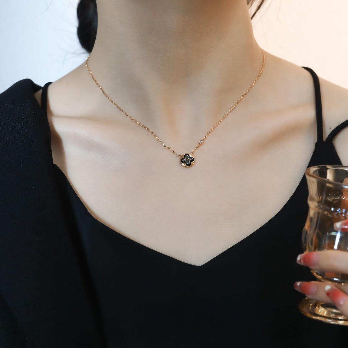 [Elara]SUN PEDANT ROSE GOLD 1 DIAMOND NECKLACE