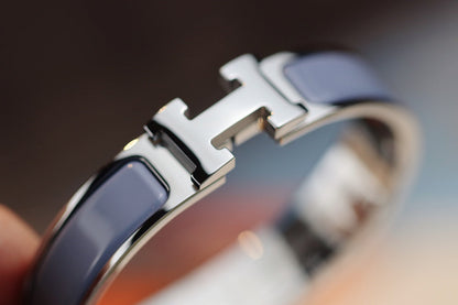 [Elara]H ARMBAND 12MM BLAUGRAU