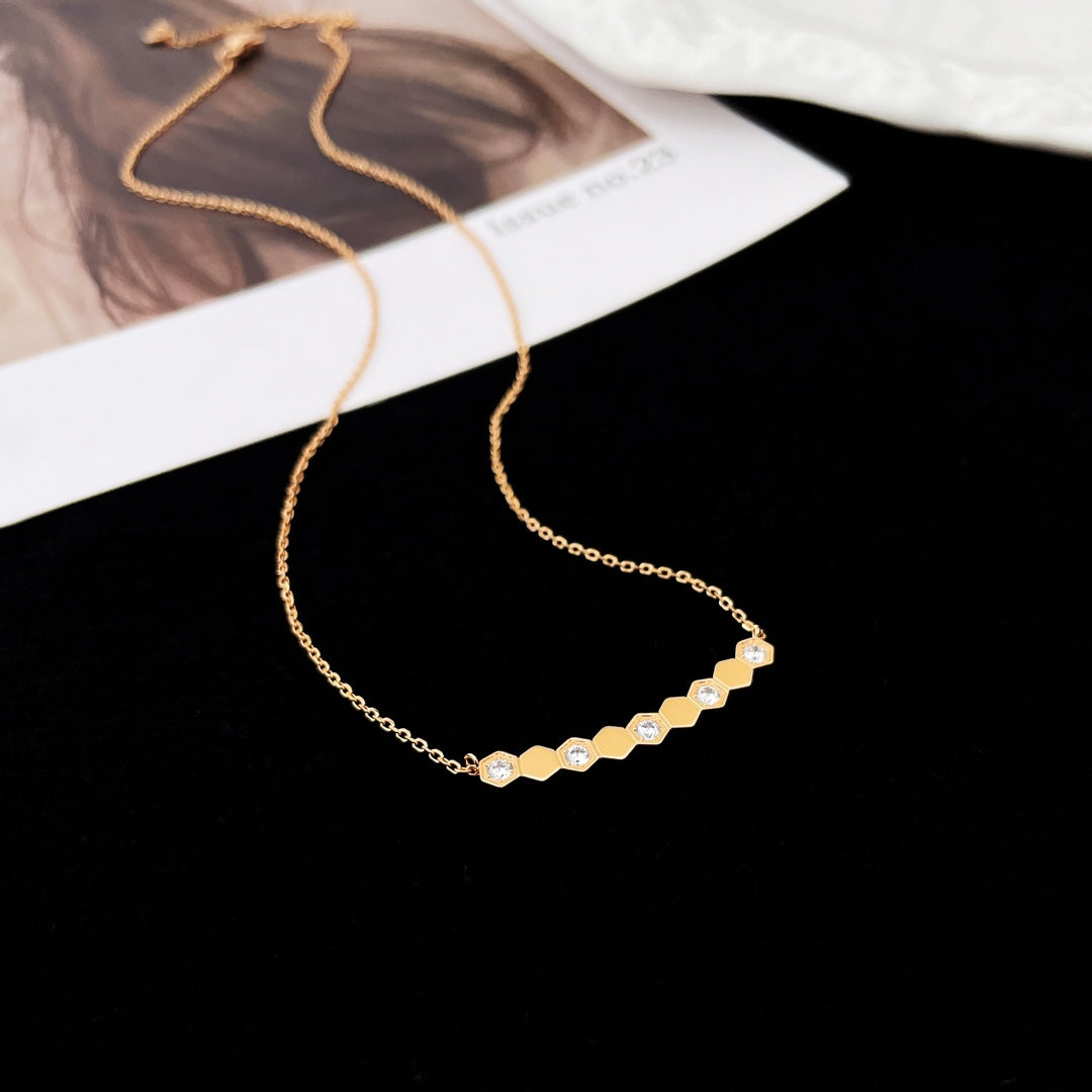 [Elara]BEE MY LOVE DIAMOND NECKLACE