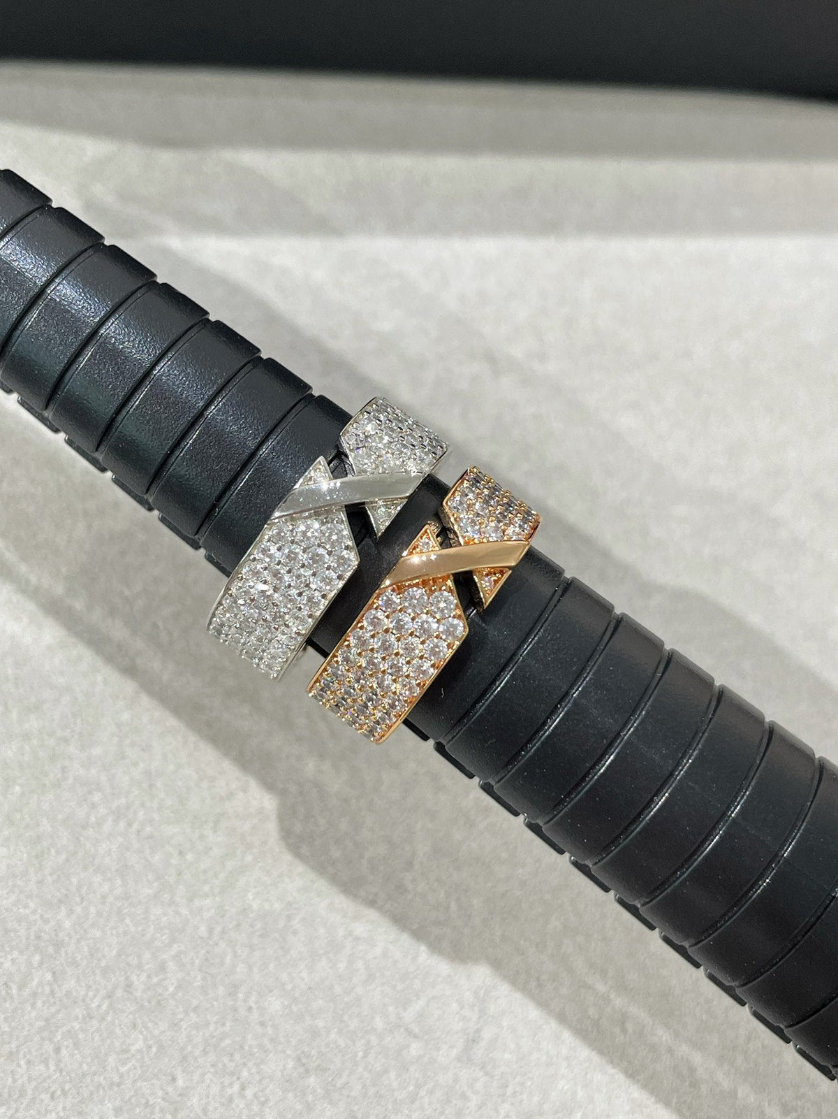 [Elara]LIENS EVIDENCE  DIAMOND PAVED RING