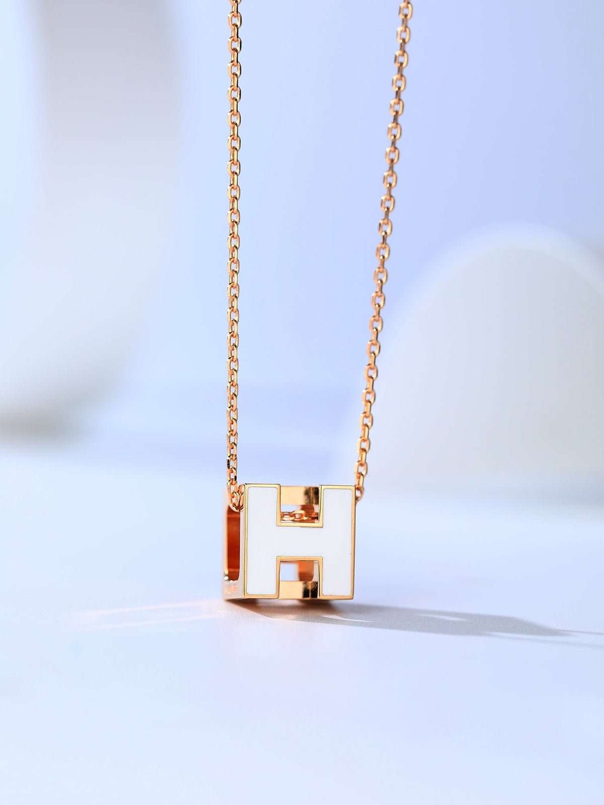 [Elara]H CAGE ROSE GOLD NECKLACE