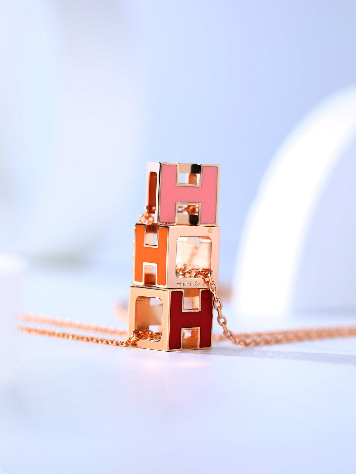 [Elara]H CAGE ROSE GOLD NECKLACE