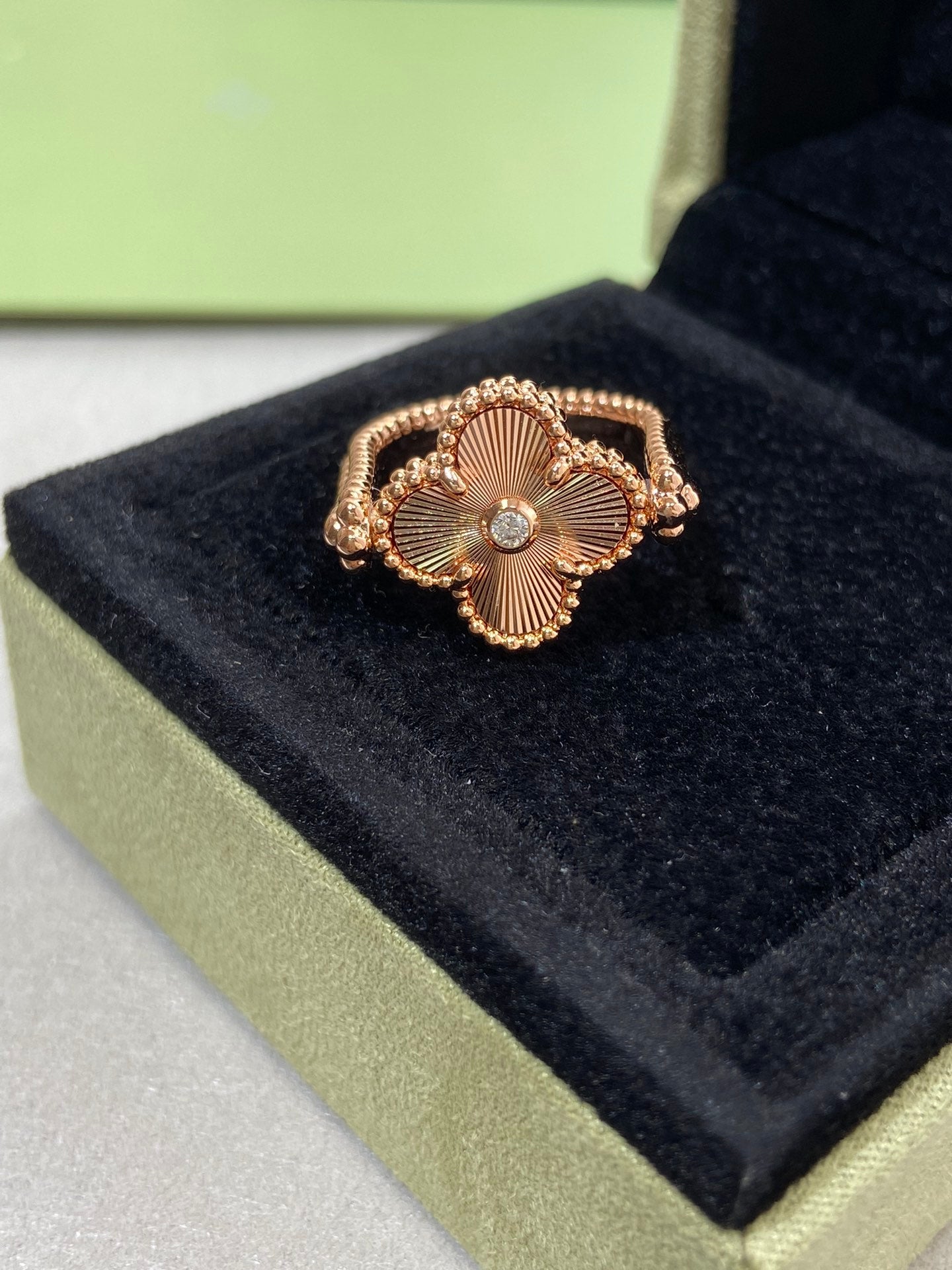 [Elara]LUCKY CLOVER GOLD REVERSIBLE RING
