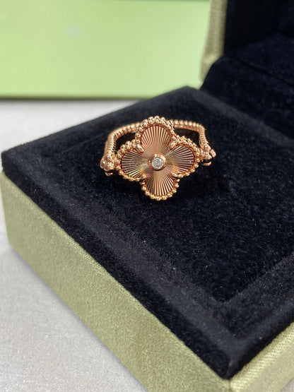 [Elara]LUCKY CLOVER GOLD REVERSIBLE RING