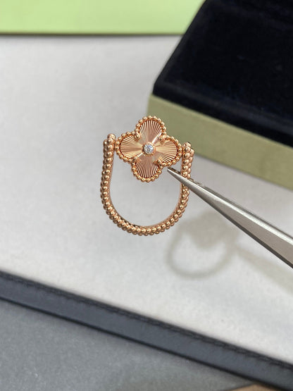 [Elara]LUCKY CLOVER GOLD REVERSIBLE RING