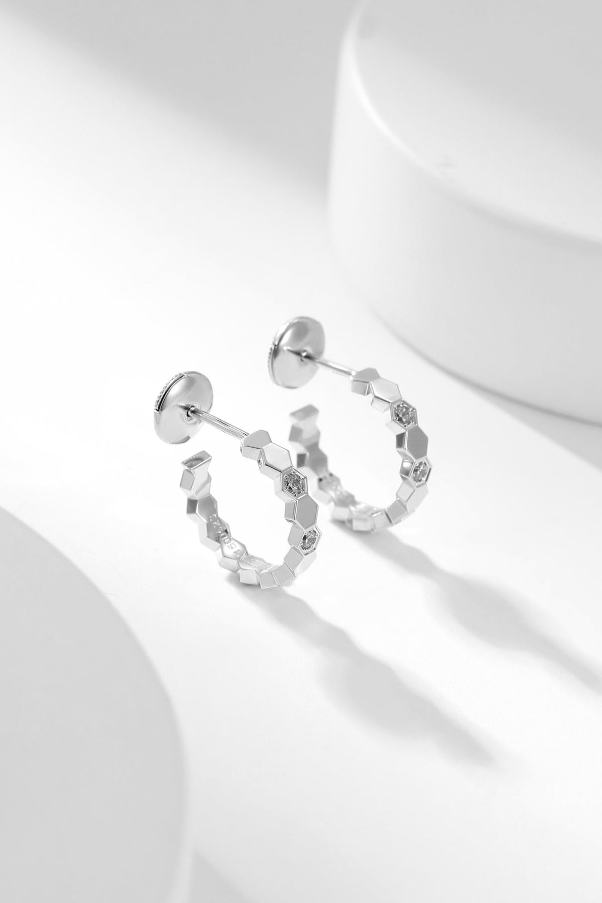[Elara]BEE LOVE DIAMOND HOOP EARRINGS