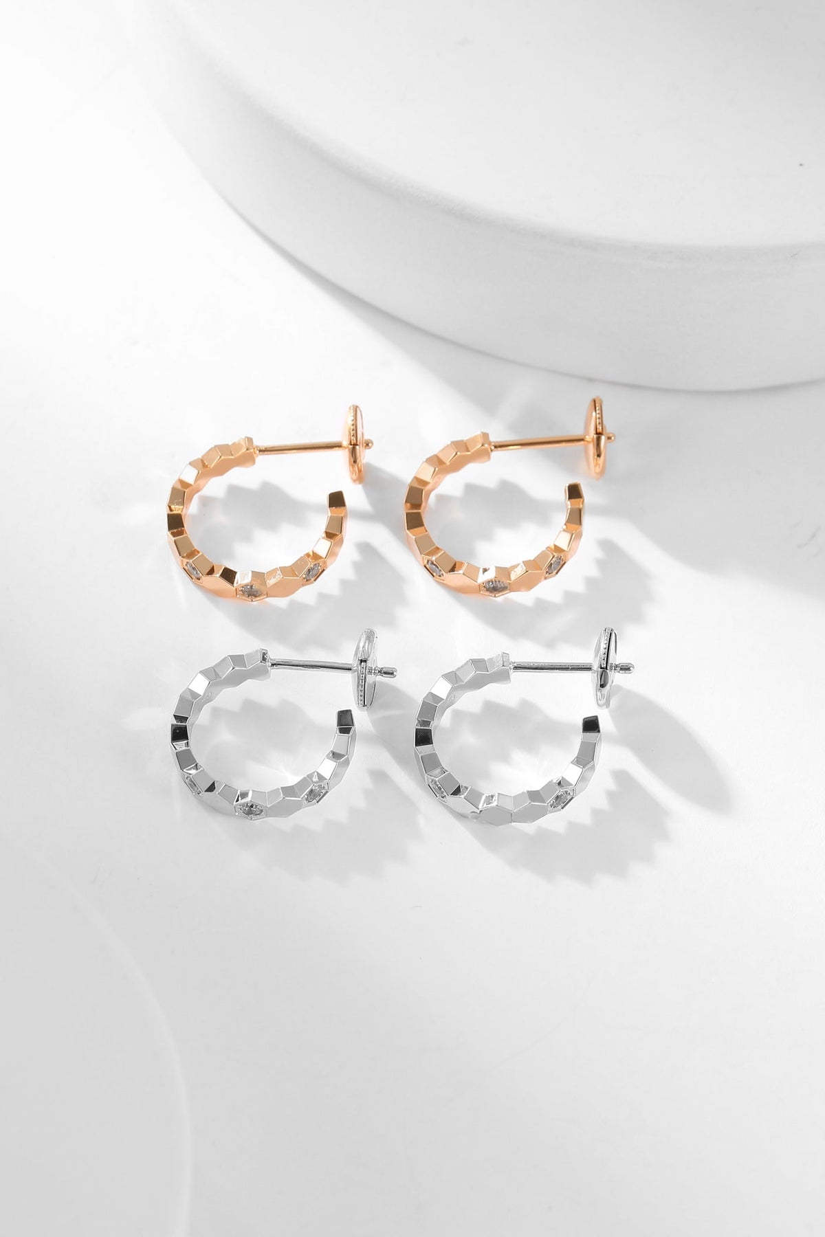 [Elara]BEE LOVE DIAMOND HOOP EARRINGS
