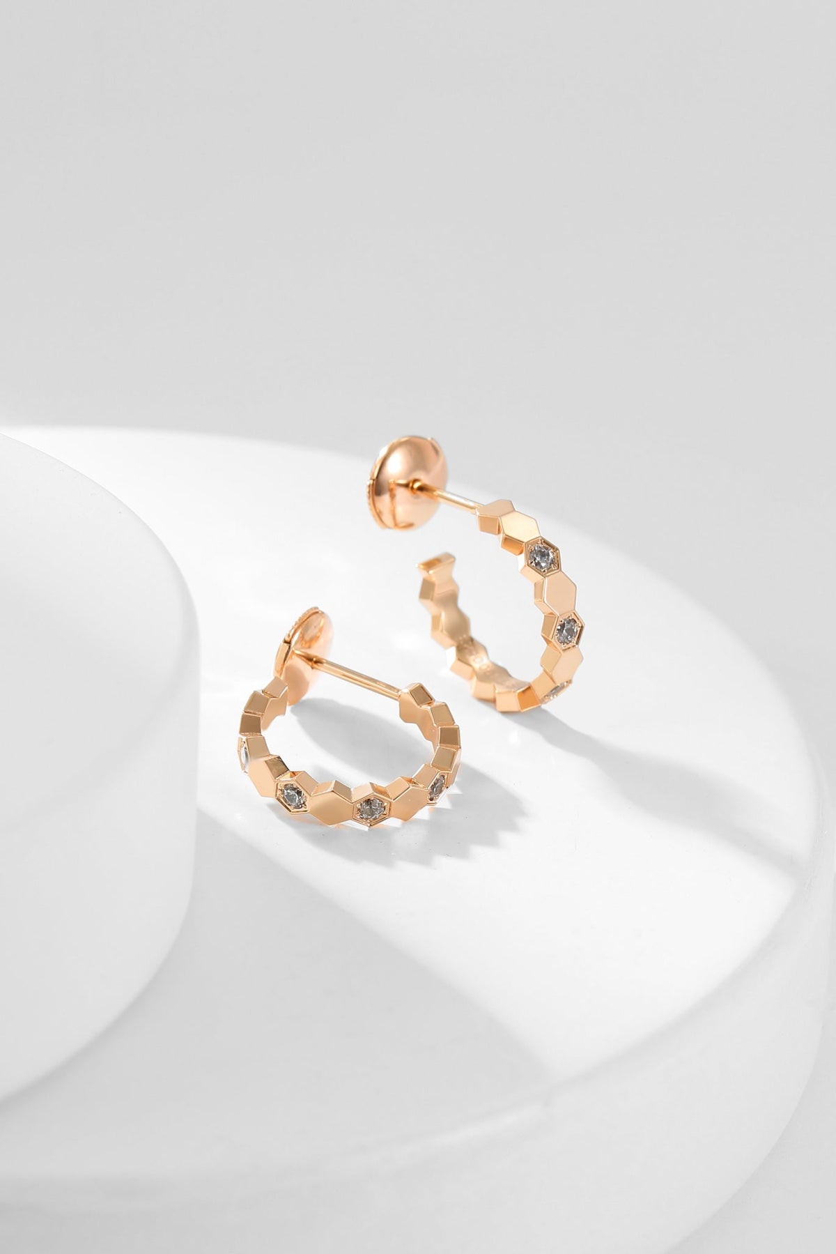 [Elara]BEE LOVE DIAMOND HOOP EARRINGS