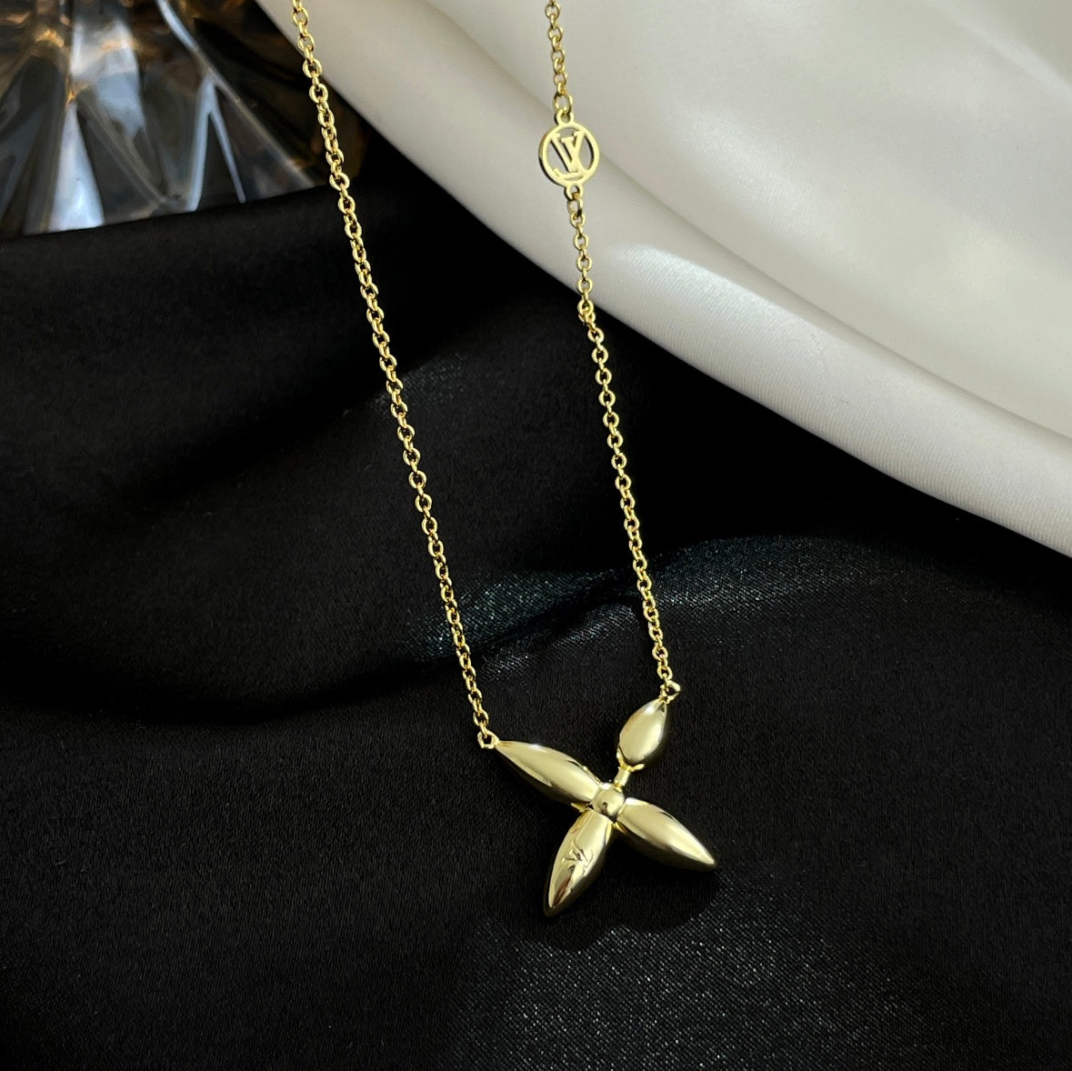 [Elara]LOUISETTE GOLD NECKLACE