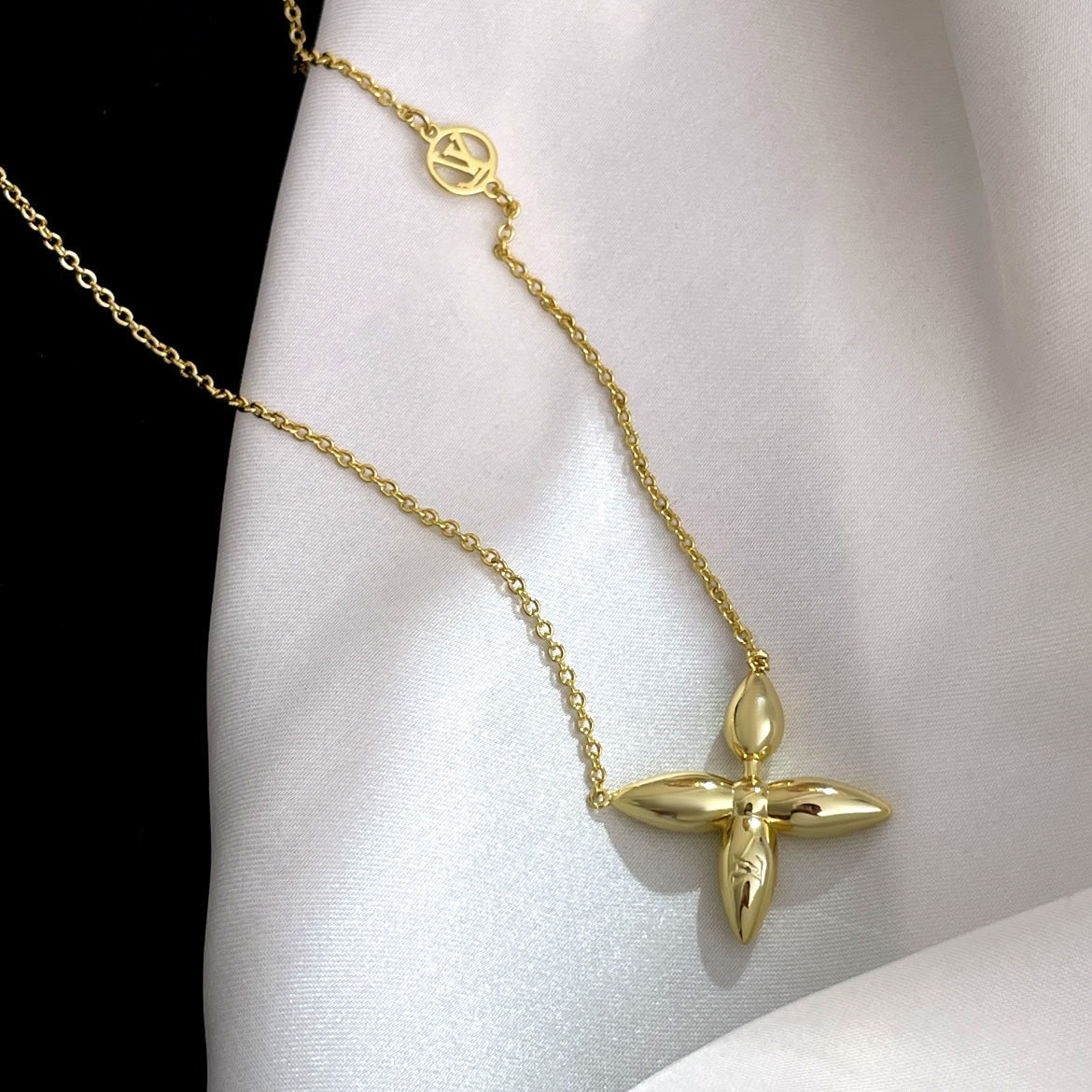 [Elara]LOUISETTE GOLD NECKLACE