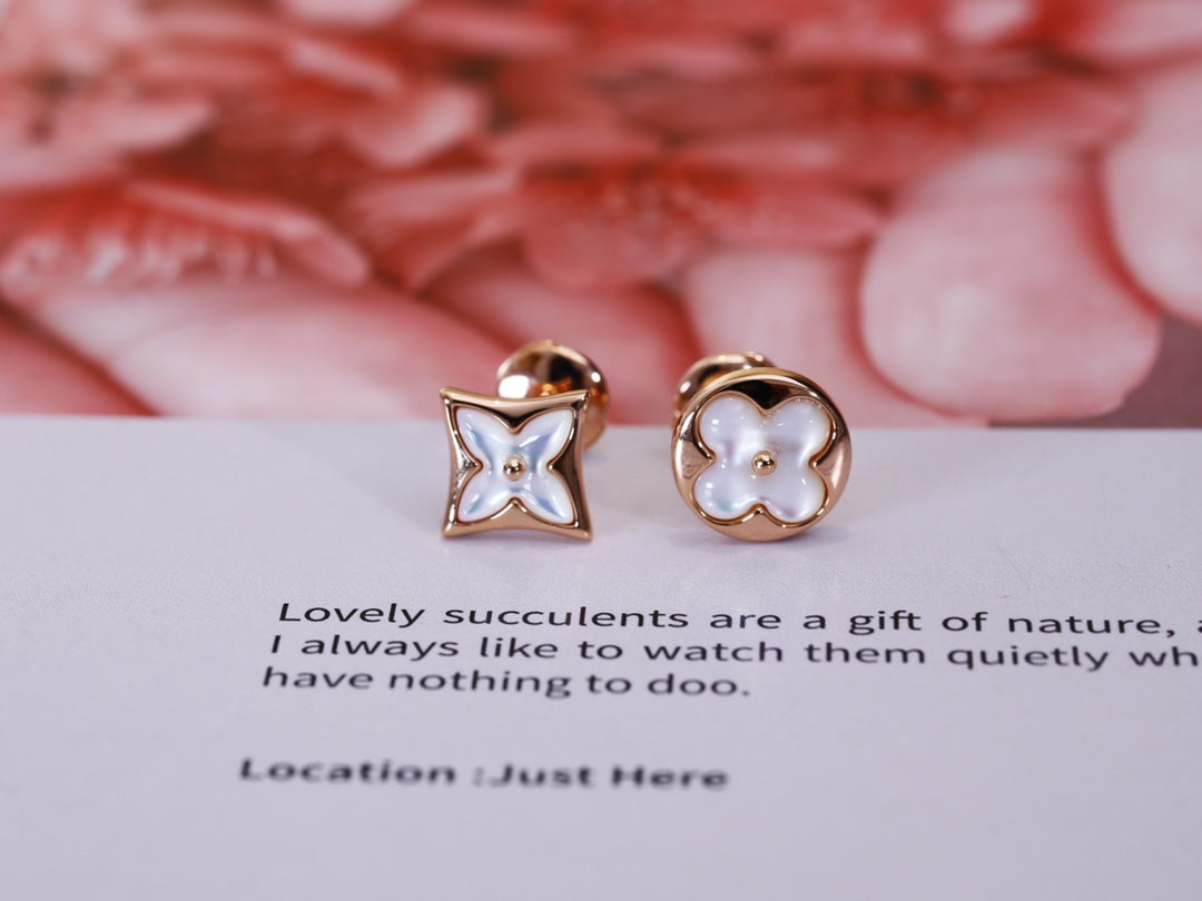 [Elara]STAR AND SUN ROSE GOLD MOP STUD EARRINGS