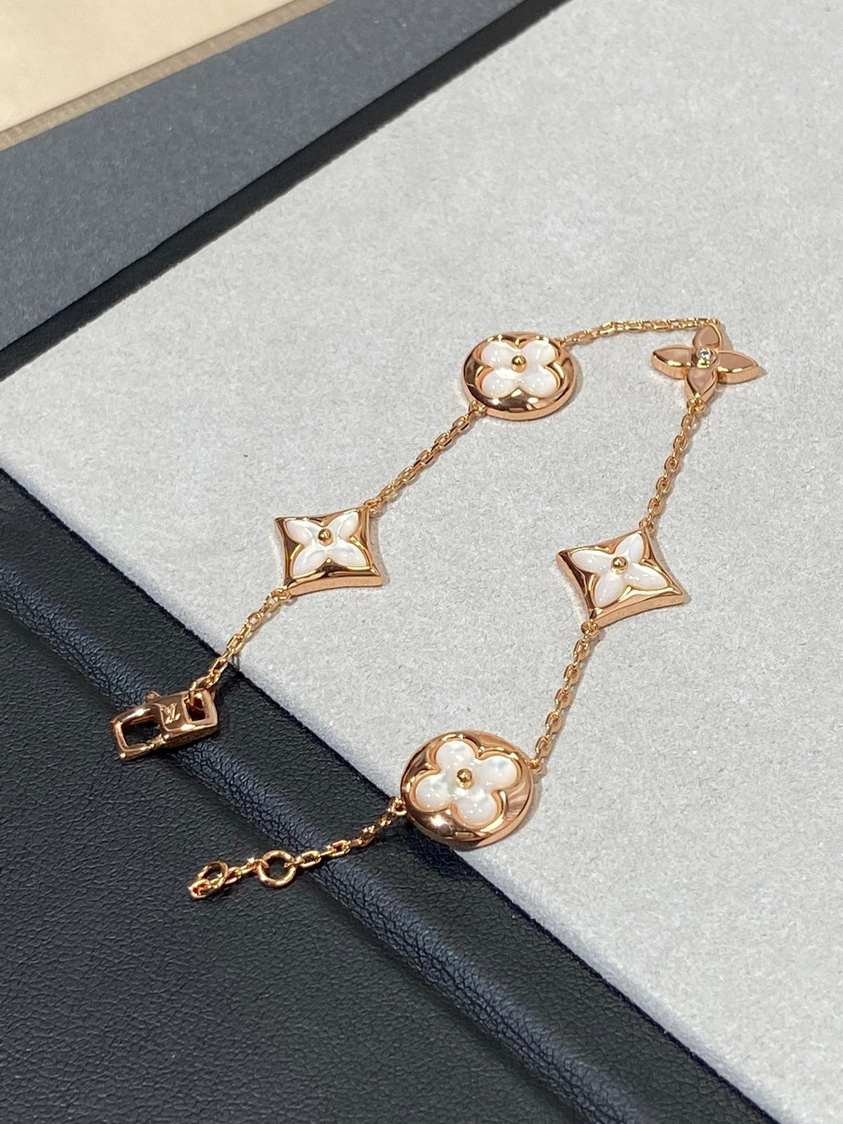 [Elara]STAR AND SUN 5 MOTIV MOP ROSÉGOLD ARMREIFEN