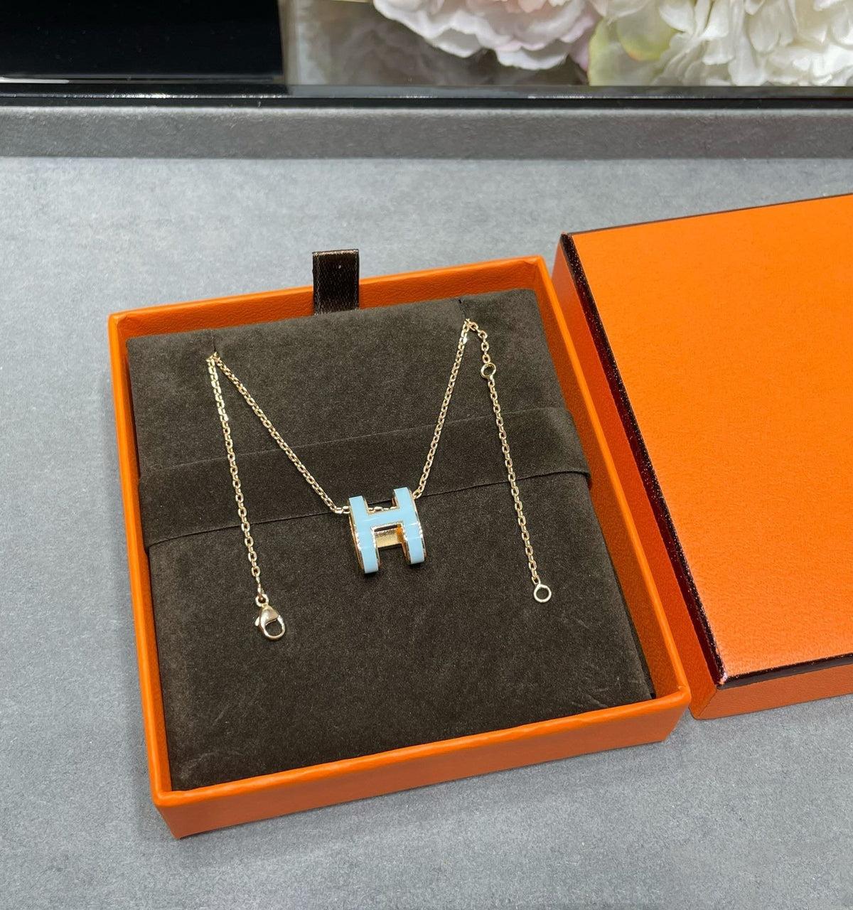 [Elara]POP H SKY BLUE NECKLACE