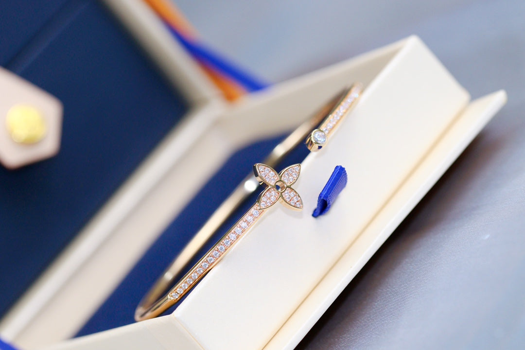 [Elara]IDYLLE ROSE GOLD OPEN BRACELET DIAMOND PAVED