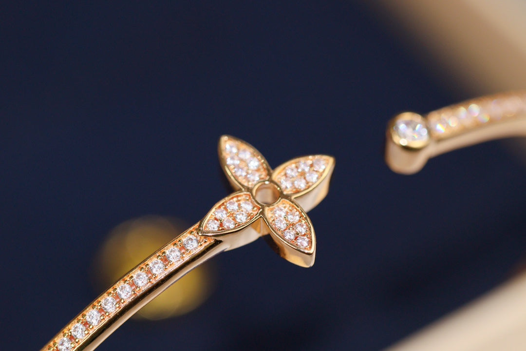 [Elara]IDYLLE ROSE GOLD OPEN BRACELET DIAMOND PAVED