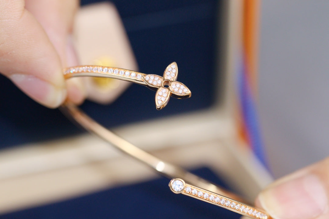 [Elara]IDYLLE ROSE GOLD OPEN BRACELET DIAMOND PAVED