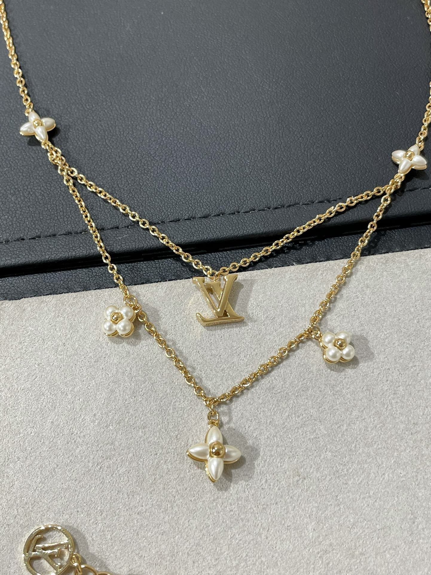 [Elara]FLOWERGRAM GOLD MOP ダブルロウネックレス