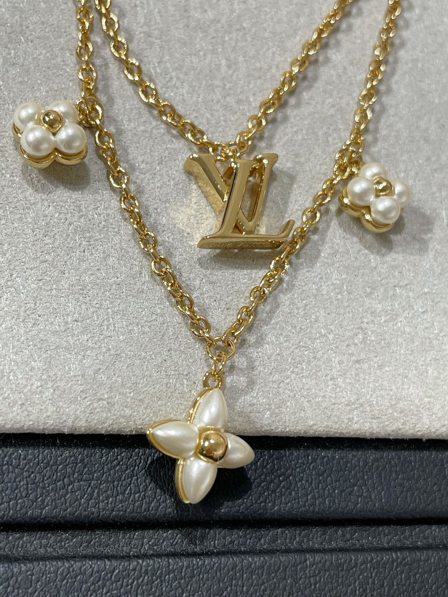 [Elara]FLOWERGRAM GOLD MOP ダブルロウネックレス
