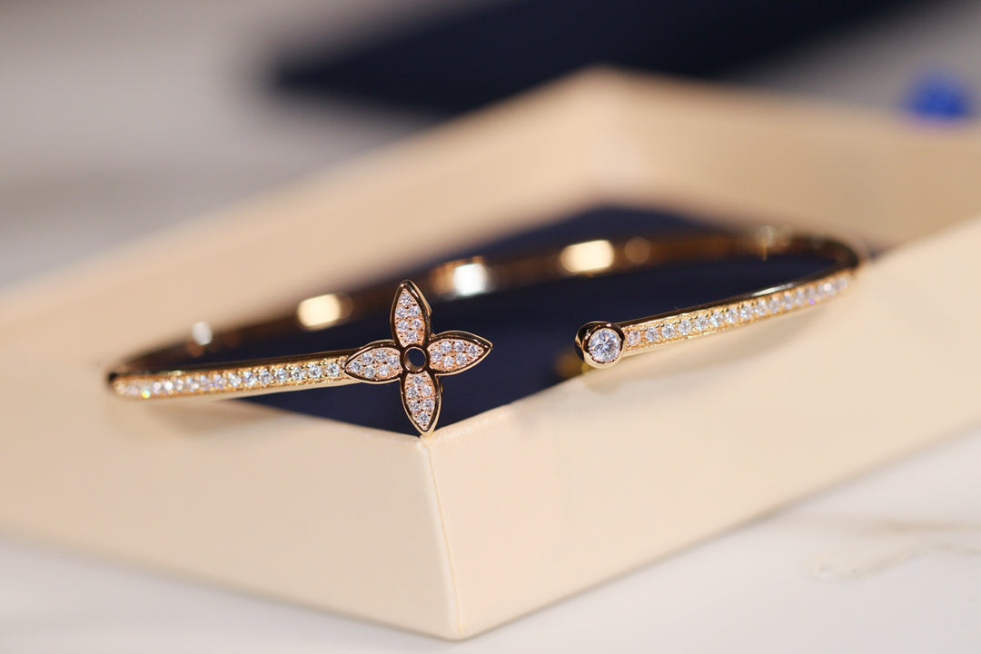 [Elara]IDYLLE GOLD OPEN BRACELET DIAMOND PAVED