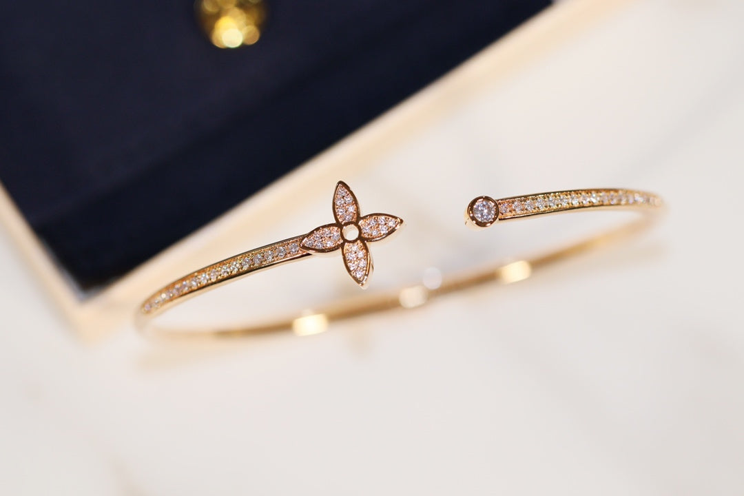 [Elara]IDYLLE GOLD OPEN BRACELET DIAMOND PAVED
