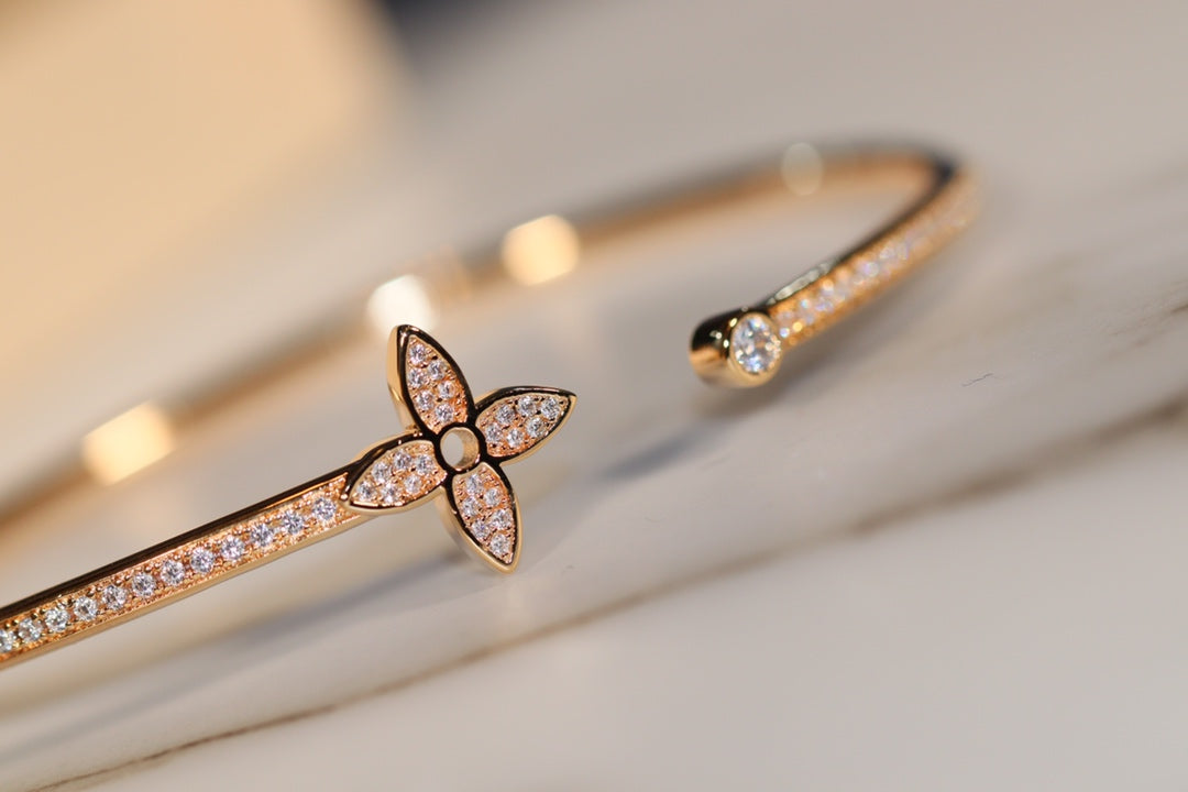 [Elara]IDYLLE GOLD OPEN BRACELET DIAMOND PAVED