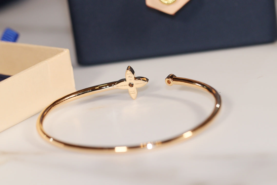 [Elara]IDYLLE GOLD OPEN BRACELET DIAMOND PAVED