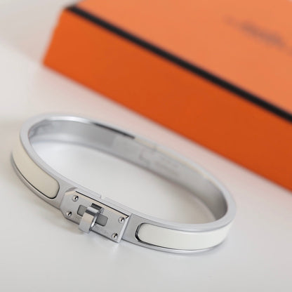 [Elara]HM KELLY WHITE ARMBAND