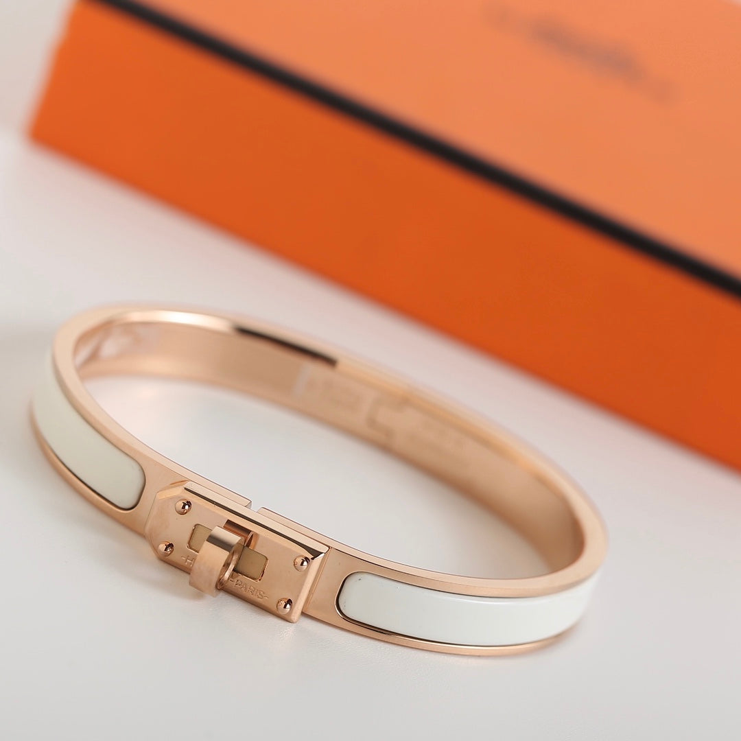 [Elara]HM KELLY WHITE ARMBAND