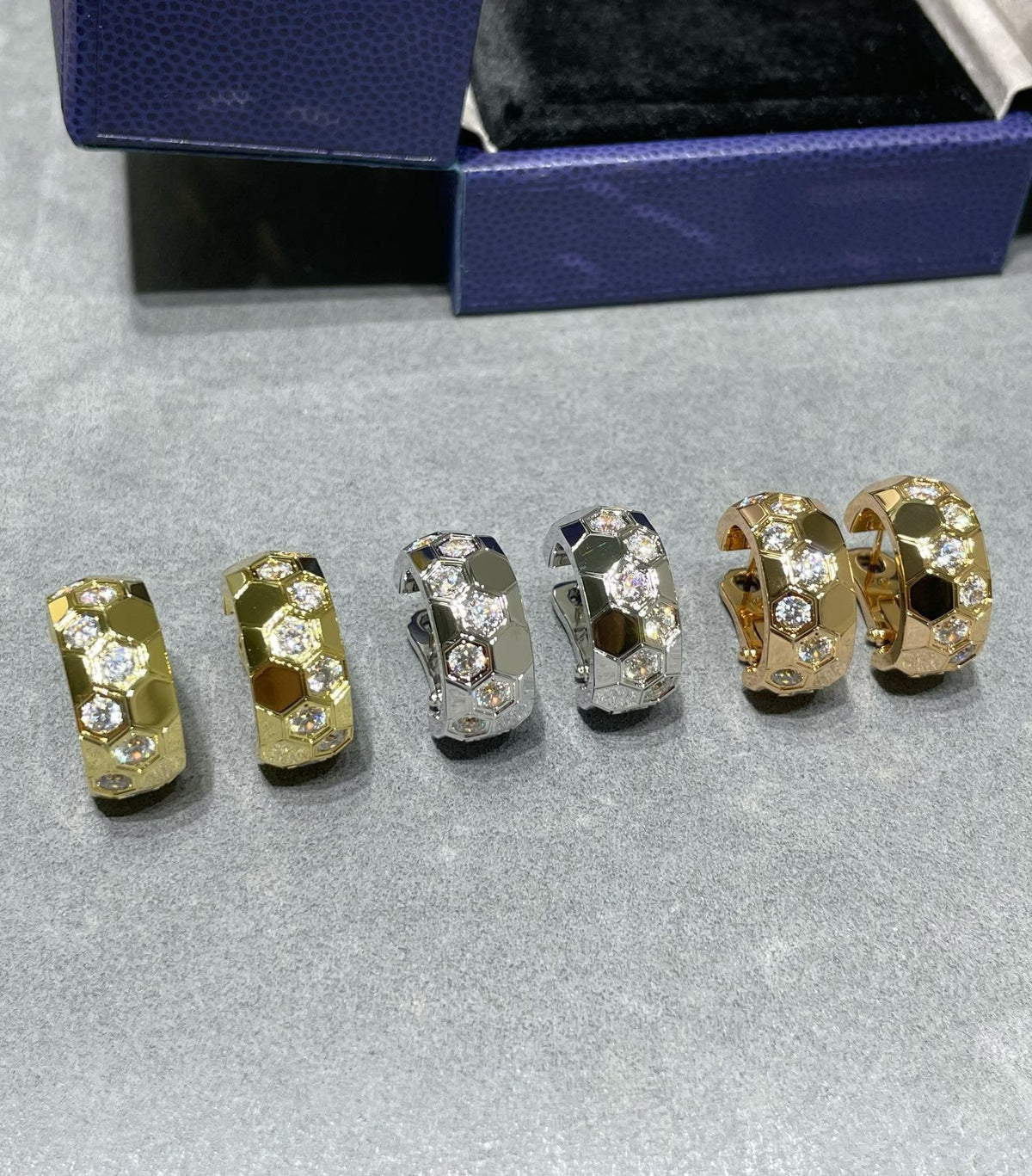 [Elara]BEE LOVE DIAMOND HOOP EARRINGS