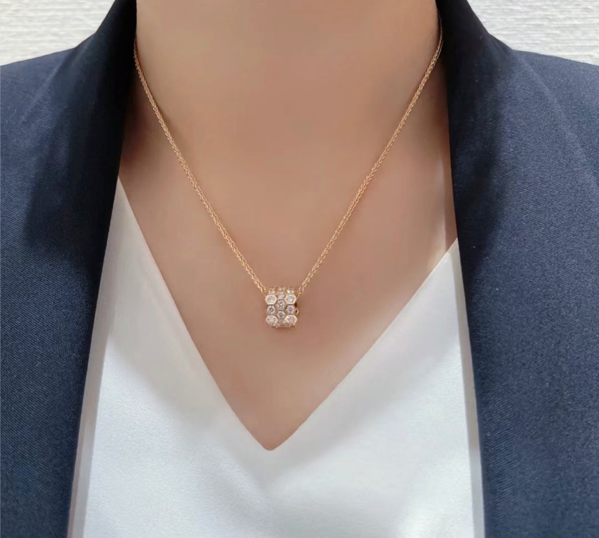[Elara]BEE LOVE DIAMOND PAVED 3 ROW NECKLACE